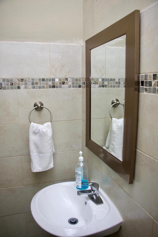 Comfort Homes คิงส์ตัน ภายนอก รูปภาพ